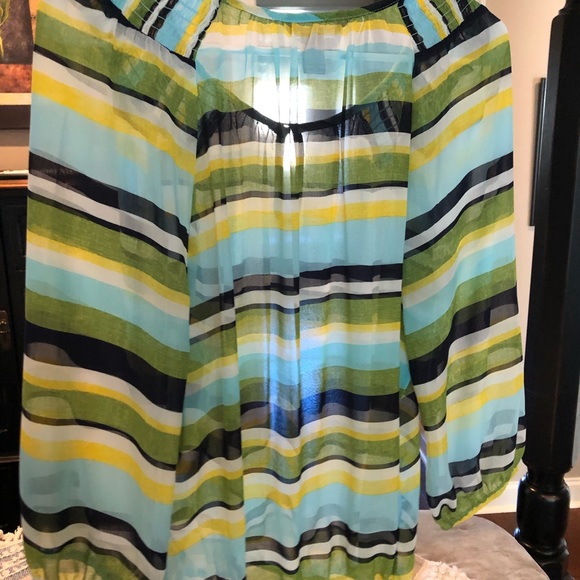 Cool color blouse - Picture 3 of 5